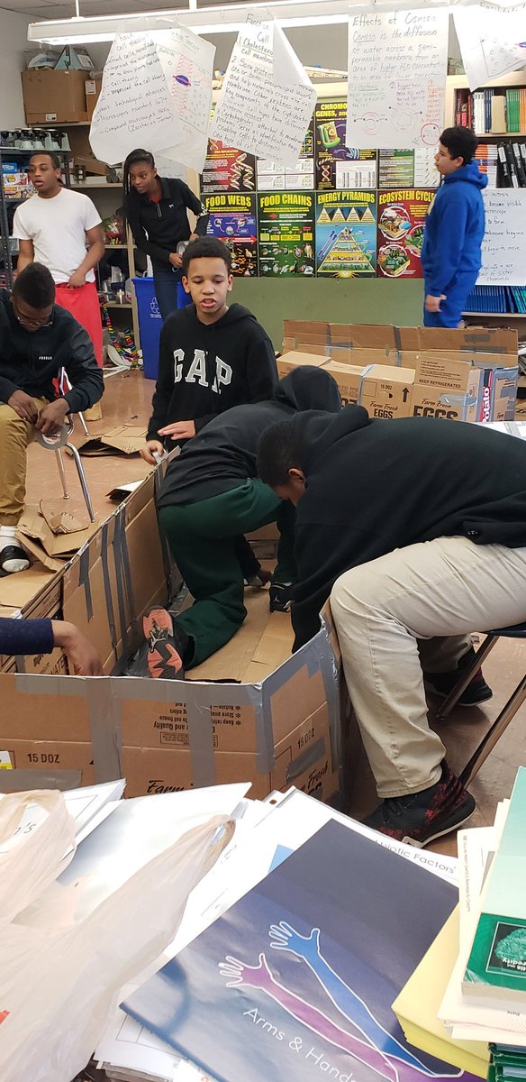 JarushaG's tweet photo. Boat building #archimedes #geringerscience #sciencemadness CAS 7th graders are getting it together @CenterSD @CenterAltSchool @cms58CARES https://t.co/uM11x1UiXZ
