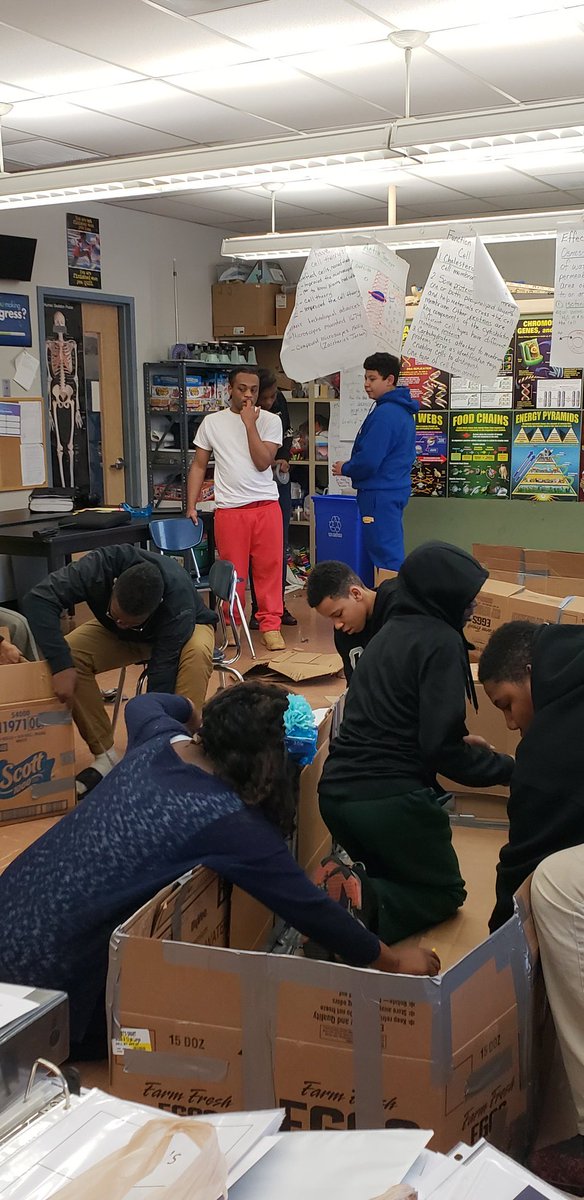 JarushaG's tweet photo. Boat building #archimedes #geringerscience #sciencemadness CAS 7th graders are getting it together @CenterSD @CenterAltSchool @cms58CARES https://t.co/uM11x1UiXZ