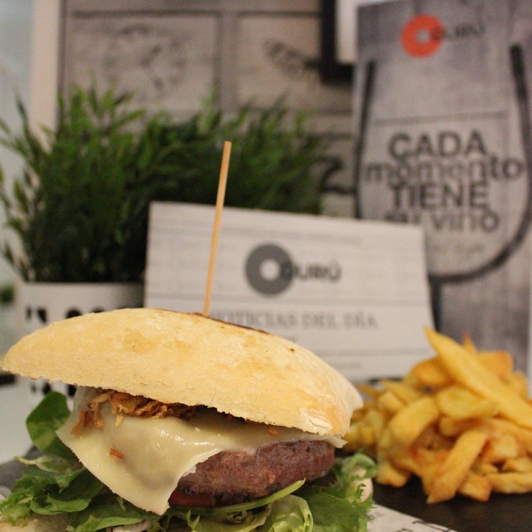 A 15 minutos del Estadio #WandaMetropolitano #EspañaArgentina #cerveza #futbol ¡Os Esperamos! #hamburguesa #Argentina #España 😊🍟🍔🍻🍺 #ElGurúRestaurante #OcamiñoRestaurante