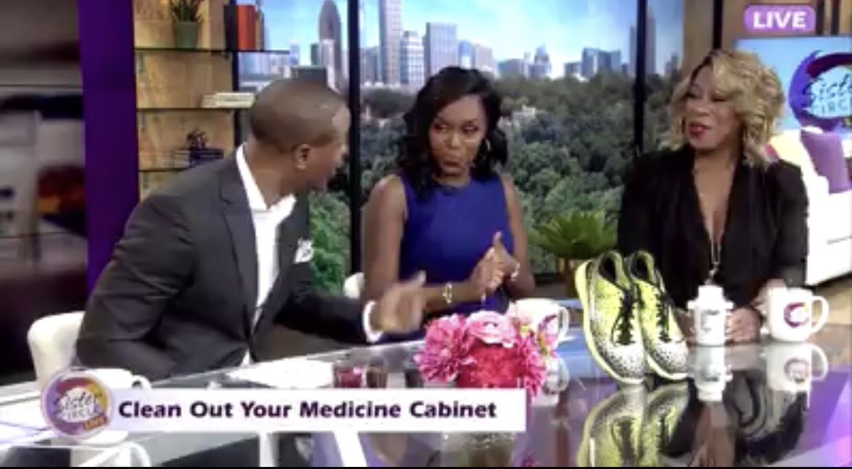 TheGoodDrDave's tweet photo. Always a great time with my sisters on @sistercircletv @Syleena_Johnson @AbsolutelyQuad @RashanAli @KianaDancie @TheGoodDrDave #springcleanyourhealth https://t.co/hqvzrCB8Gb