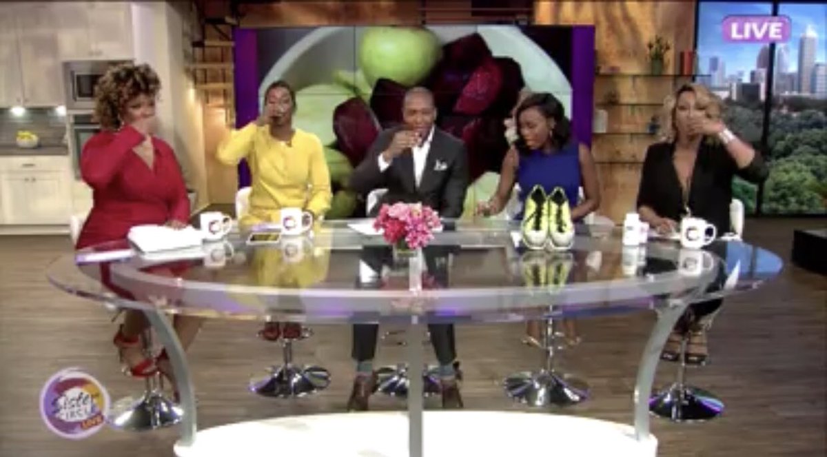 TheGoodDrDave's tweet photo. Always a great time with my sisters on @sistercircletv @Syleena_Johnson @AbsolutelyQuad @RashanAli @KianaDancie @TheGoodDrDave #springcleanyourhealth https://t.co/hqvzrCB8Gb