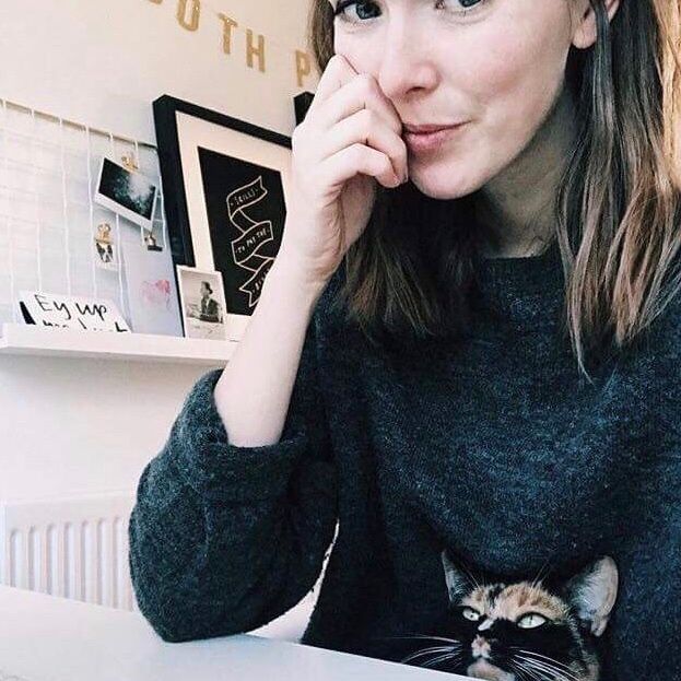 For today's #marchmeetthemaker I am sharing one of my favourite people. This is Holly Booth and her lovely little cat peeking over the desk. If you would like your products to be beautifully styled and photographed then post them to @hollyphotobooth  and she will work her magic.