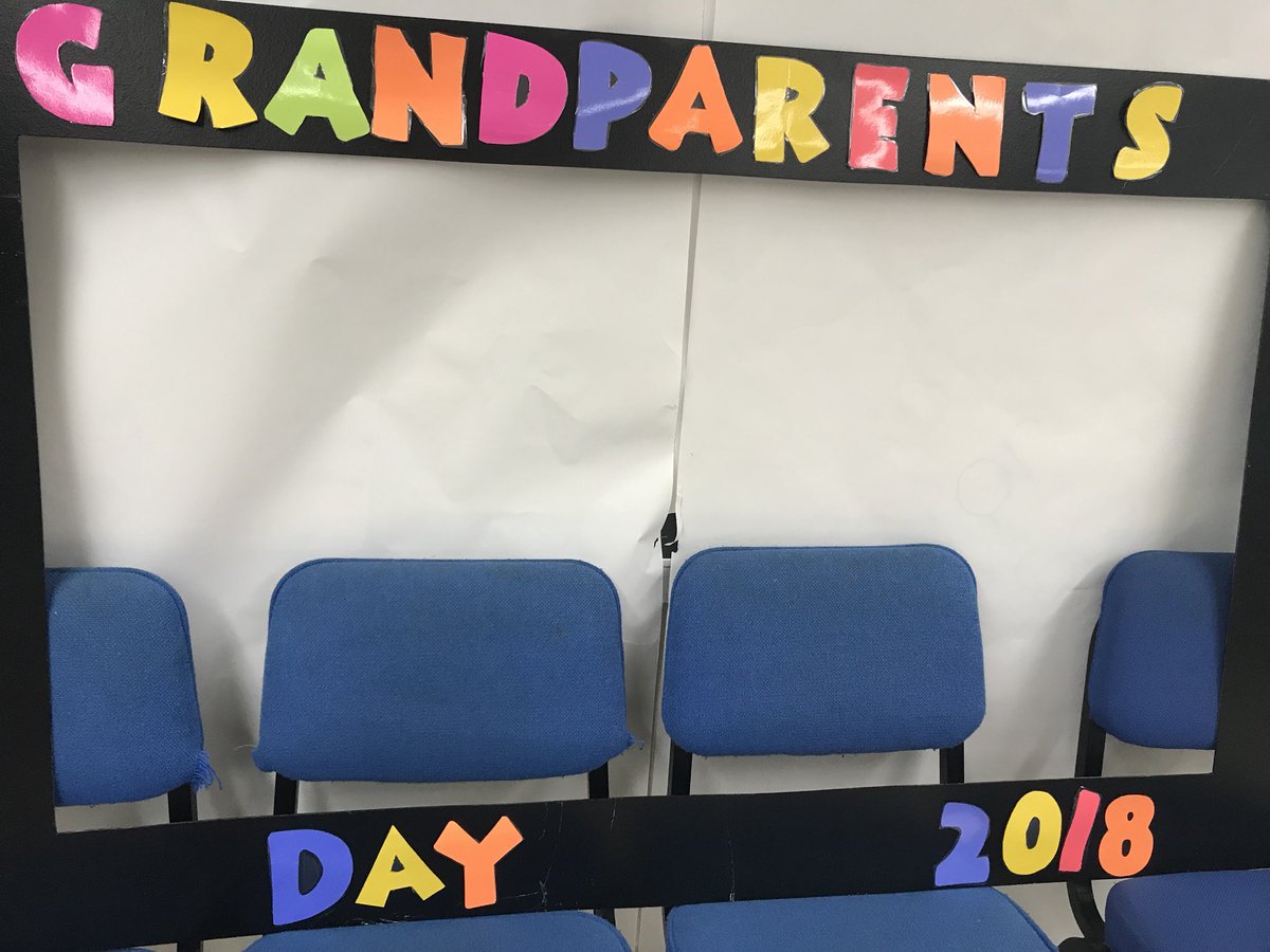 smootdanielle1's tweet photo. Can’t wait for the kids to get their grandparents day 2018 pictures 😀@SoCalElementary #scpiratepdcontinues https://t.co/yLey6xVJdo
