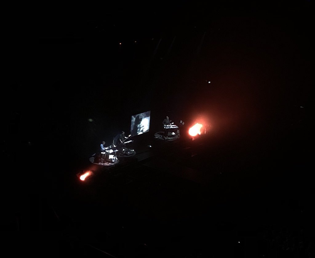 GolfAddictErwin's tweet photo. Ready for @editorsofficial. Nice start with Public Service Broadcast. Seen them before. Last time @editorsofficial? With @mathieudekker https://t.co/FElVI34Ml9