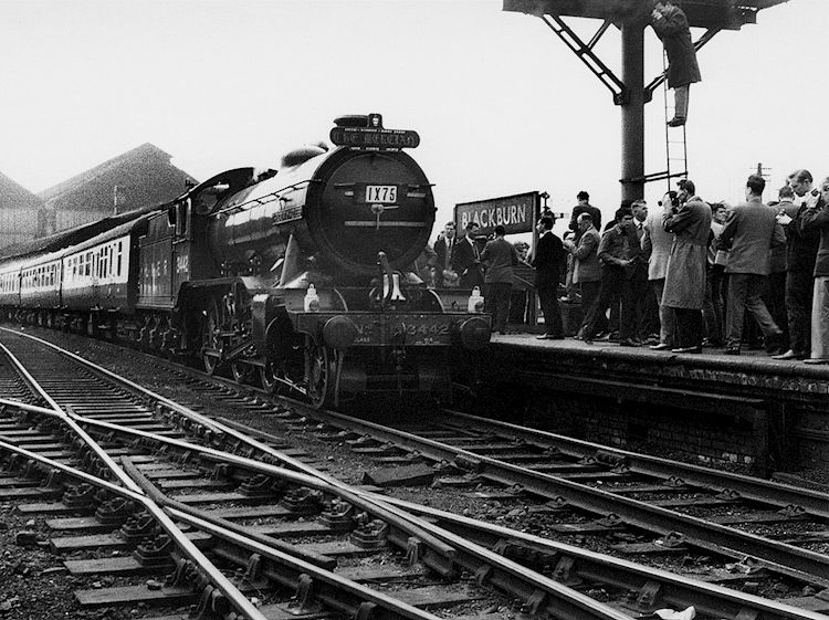 TheHistoryPress's tweet image. #OTD 1963 Dr Richard #Beeching issued a report calling for huge cuts to the United Kingdom's rail network. Read more about Britain's final #steam trains bit.ly/2GibYzb #railway