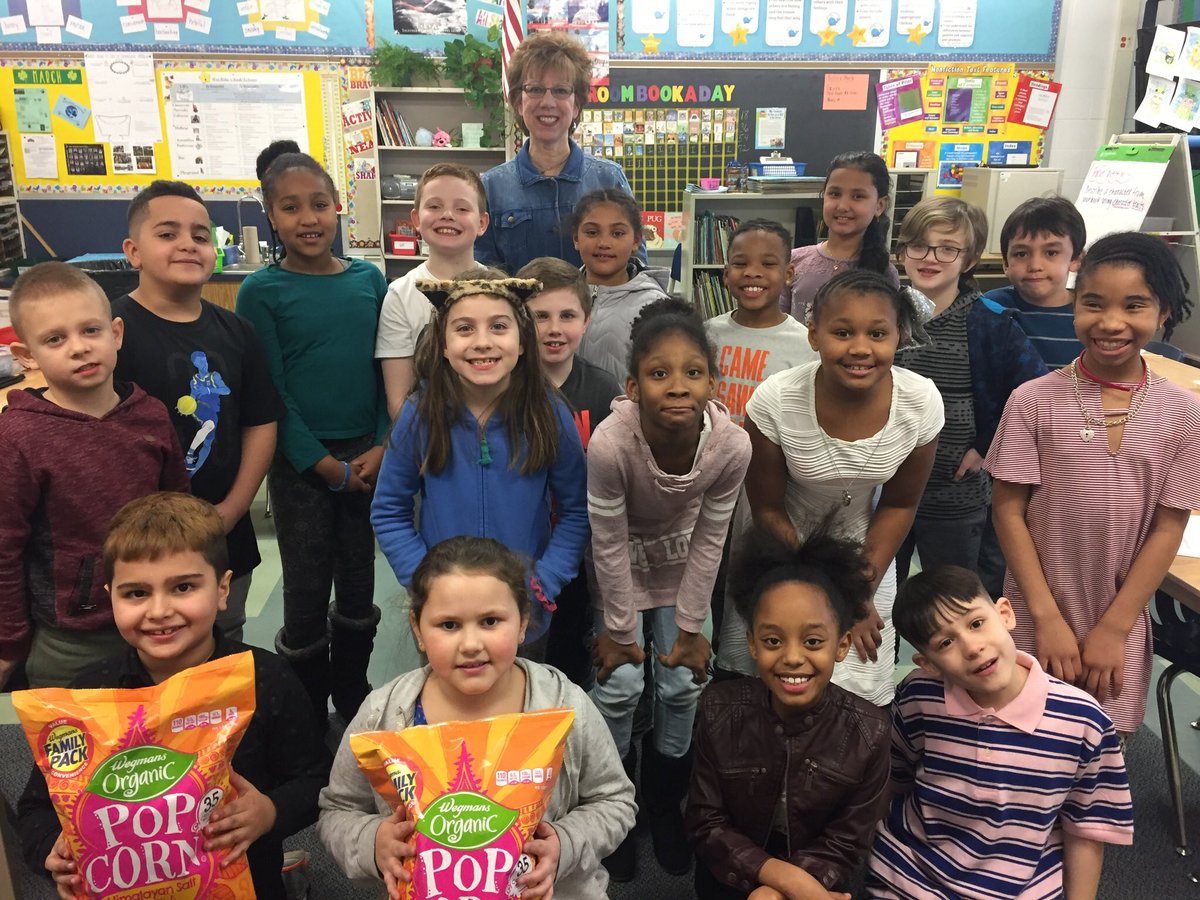 LMGirolamo's tweet photo. Congratulations @Lakeplacid2016 Mrs Ozuna’s 3rd graders at @WestRidgeGreece for winning a popcorn party 🎉 for highest Green Light usage in @GreeceCentral #ReflexMathChallenge Thx @Wegmans for the 🍿 🙌🏼 @K5MathGCSD @ExploreLearning https://t.co/zmpeGGOUGL