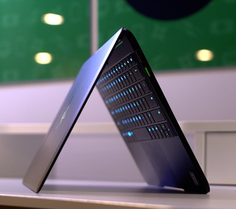 TechNinjaSpeaks's tweet photo. Your next laptop should be a @razer find out why in my latest video. https://t.co/RtQgCmbl3i   #RazerLaptops #sp https://t.co/xpr9Ue32F5