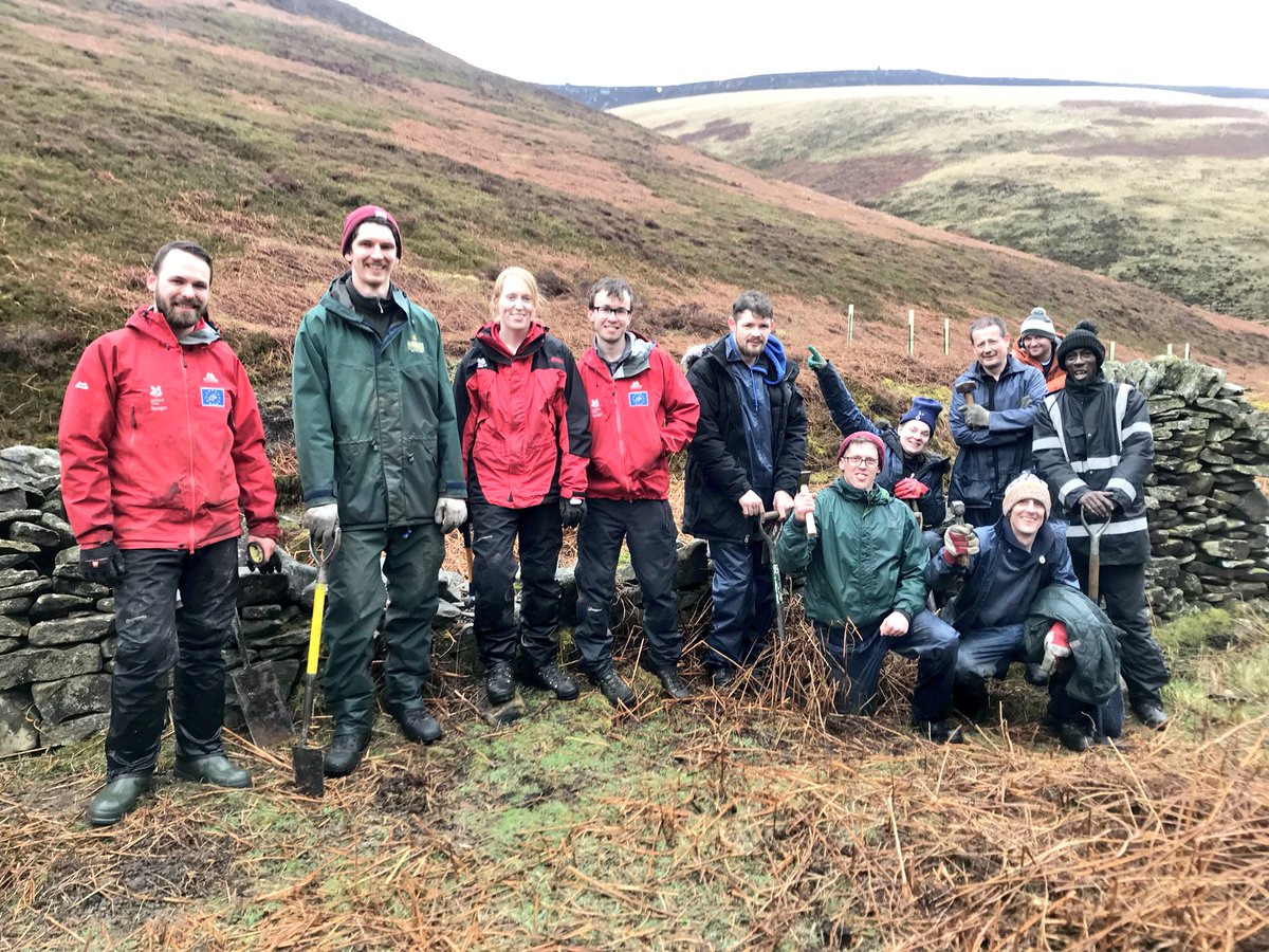 RTNSheffield's tweet photo. Brilliant day with The National Trust , In some of the most beautiful countryside England has to offer . Recovery Through Nature ! . @PhoenixFutures1 @Phoenix_Scot @RtN_Scotland @PFDerbyshire @cc0161 https://t.co/zZX5ICpVb7