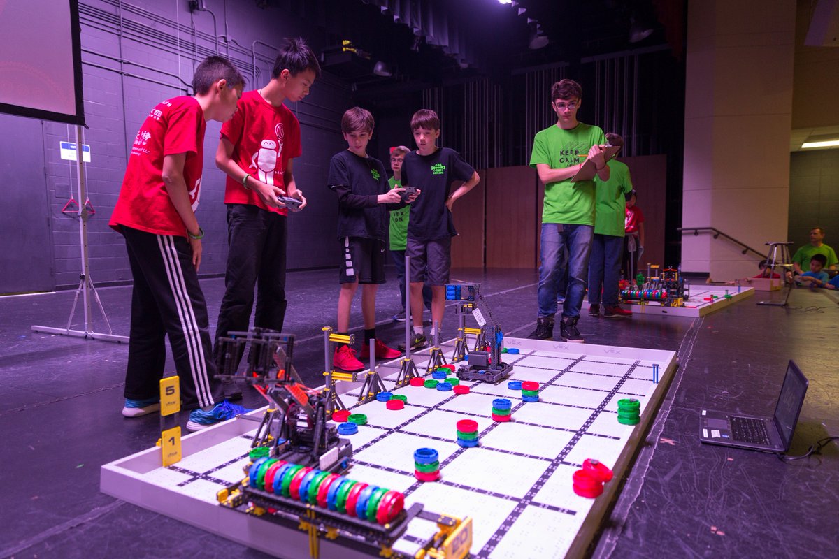 ClearCreekISD's tweet image. Congratulations to @EdWhiteEstem, @WedgewoodElem, @WBI_Timberwolf, @vlinews, @ClearBrookHS and @Clear_LakeHS for qualifying for the @VEXRobotics World Championship next month! Read more: goo.gl/FFgTwU