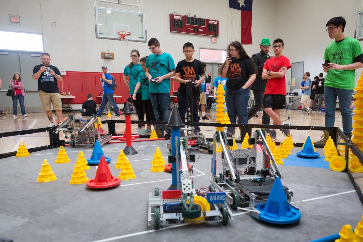 ClearCreekISD's tweet image. Congratulations to @EdWhiteEstem, @WedgewoodElem, @WBI_Timberwolf, @vlinews, @ClearBrookHS and @Clear_LakeHS for qualifying for the @VEXRobotics World Championship next month! Read more: goo.gl/FFgTwU