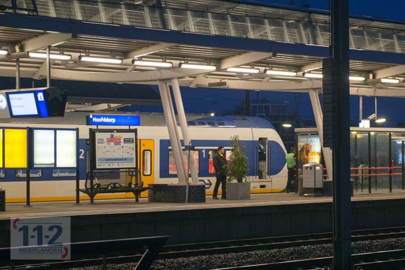 112meerlanden's tweet photo. Hoofddorp - Alarm om verdachte doos in trein op station Hoofddorp #hoofddorp #NS #nedtrain #bommelding #112Nieuws 
https://t.co/780U0jHTH3 https://t.co/XP3MosmyuB
