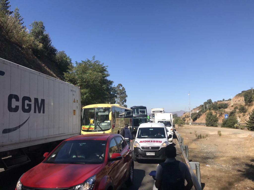 ViveCASABLANCA's tweet image. #CASABLANCA Incendio de BUS interior Túnel Zapata Ruta 68 Km 55. Tránsito suspendido hacia Valparaíso.  @sitiodelsuceso @reddeemergencia @biobio @CarlosTeran @55_david @tteinformavalpo @twittcafechile