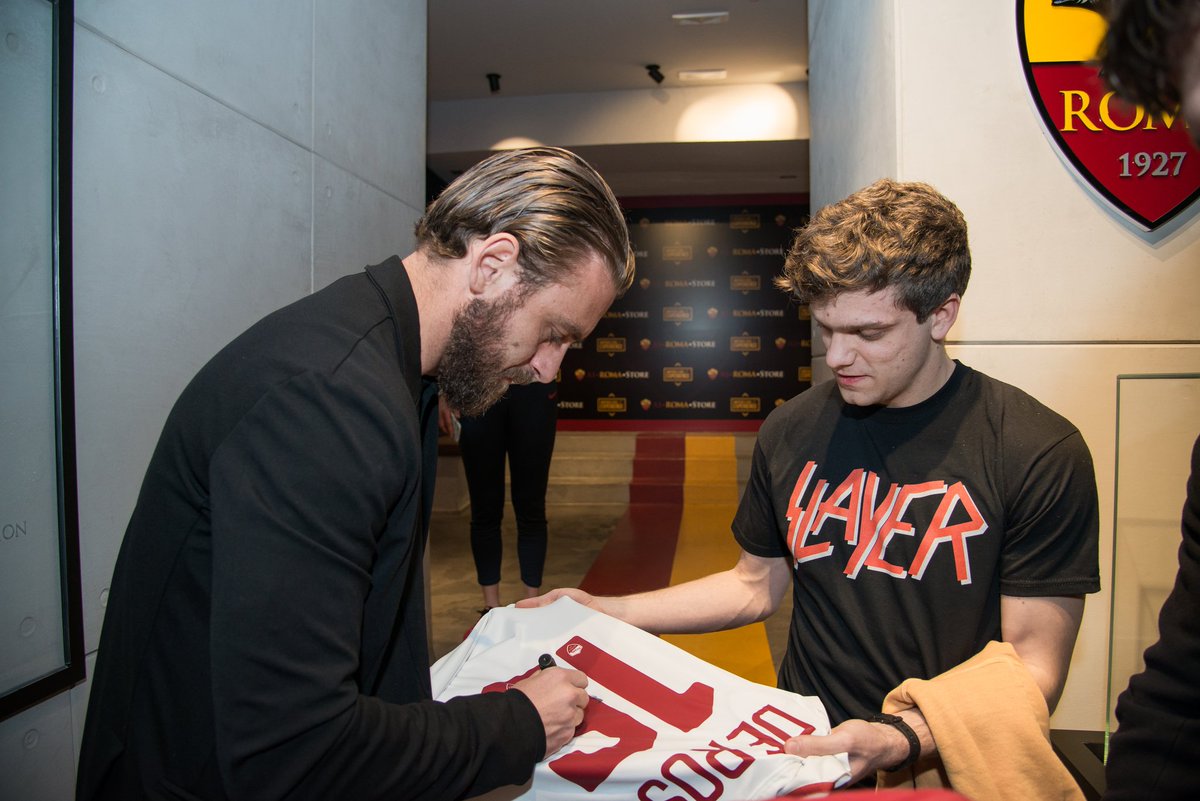 AS Roma Dutch tweet media