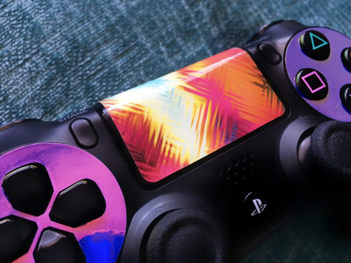 There goes the neighborhood! #tryingnewthings like this #custom #ps4 #controllerskin 👾🎮 • it’s about to go down @ Bassticky.com 🥁🥁🥁🔥🖖🏼 plus get #freeshipping on any skin or decal order!

#KeepItCustom #decal #ps4skin #skins #controllerskins #customskins #custom