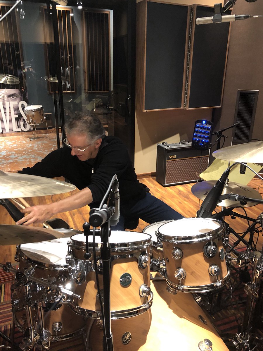 #pablobernal baterista de <a href="/carlosvives/">Carlos Vives</a> y #laprovincia en los estudios del #gairamusicalocal