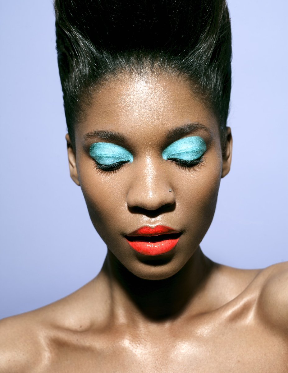 JuteMagazine's tweet photo. We’re living for this bold #makeup by #MichelleClark using @MACcosmetics in the latest #editorial photographed by @LynziJudish hair: #LiMurillo using @Prive_Hair @SebastianPro & @DavinesOfficial model: #KristinArmani https://t.co/axmRD2sPyP https://t.co/Hmtb8XONhb