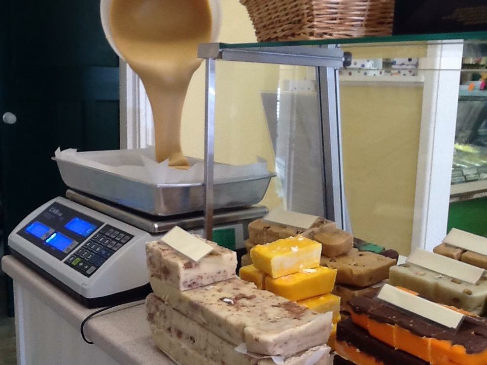 DartmouthIce's tweet photo. We have been busy making fudge in readiness for Easter π£. We have some lovely new Easter flavours to choose from!! #Easter #EasterWeekend #Fudge #CremeEgg #whitechocolateandraspberry #makingfudge #happyeaster #dartmouth https://t.co/2phbCF9ES6