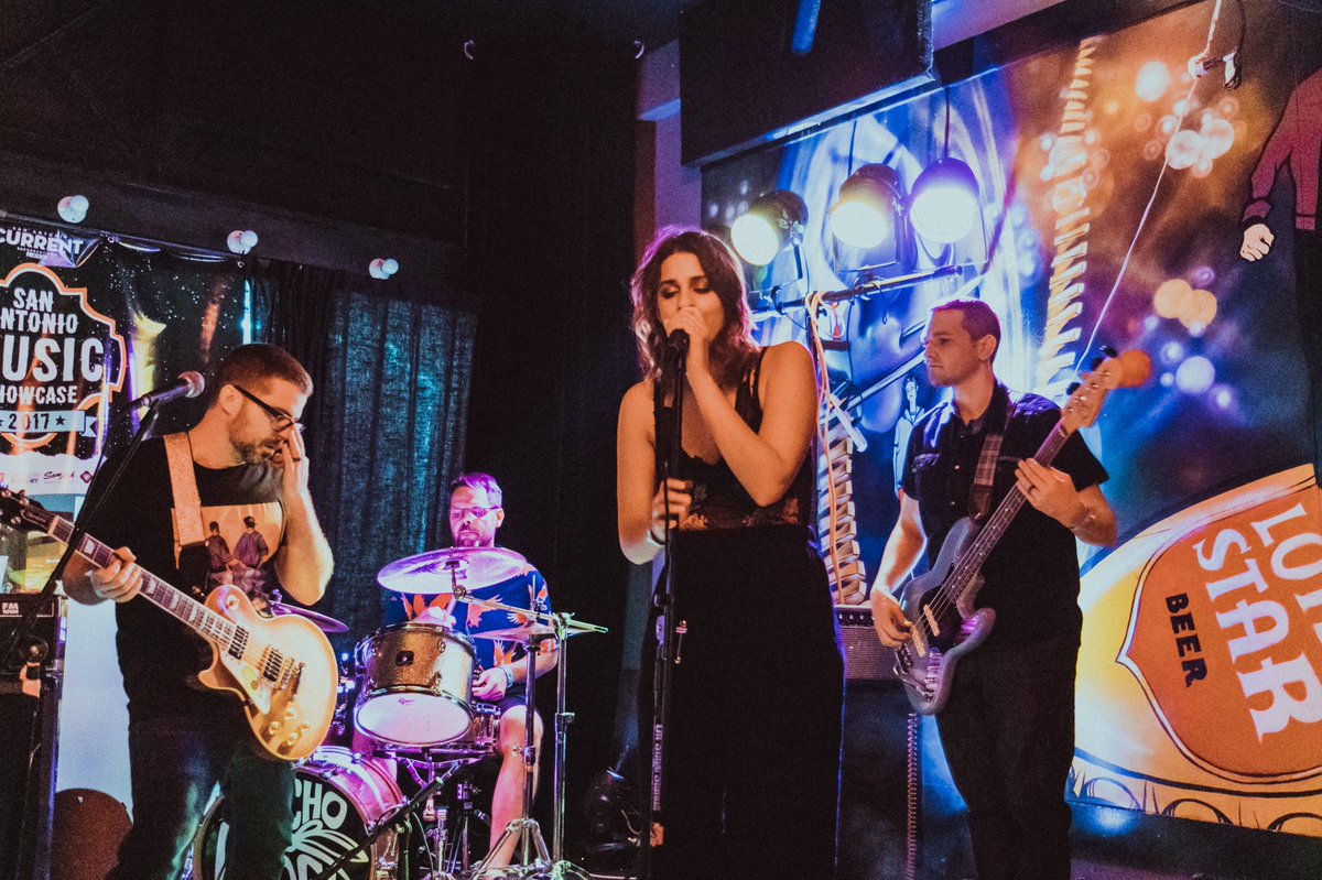 MachoPeachSATX's tweet photo. 📸: @oscarmphoto 🎤 @themixsatx https://t.co/qhu8uFjyCW