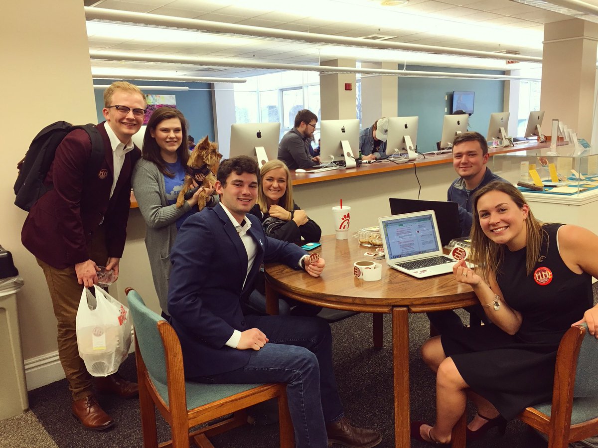 WigginsLipscomb's tweet image. The polls close in 2 hours!! Please take the time to vote on EKU Direct! We are having a blast encouraging people to vote! #BringingPassionToOurPurpose