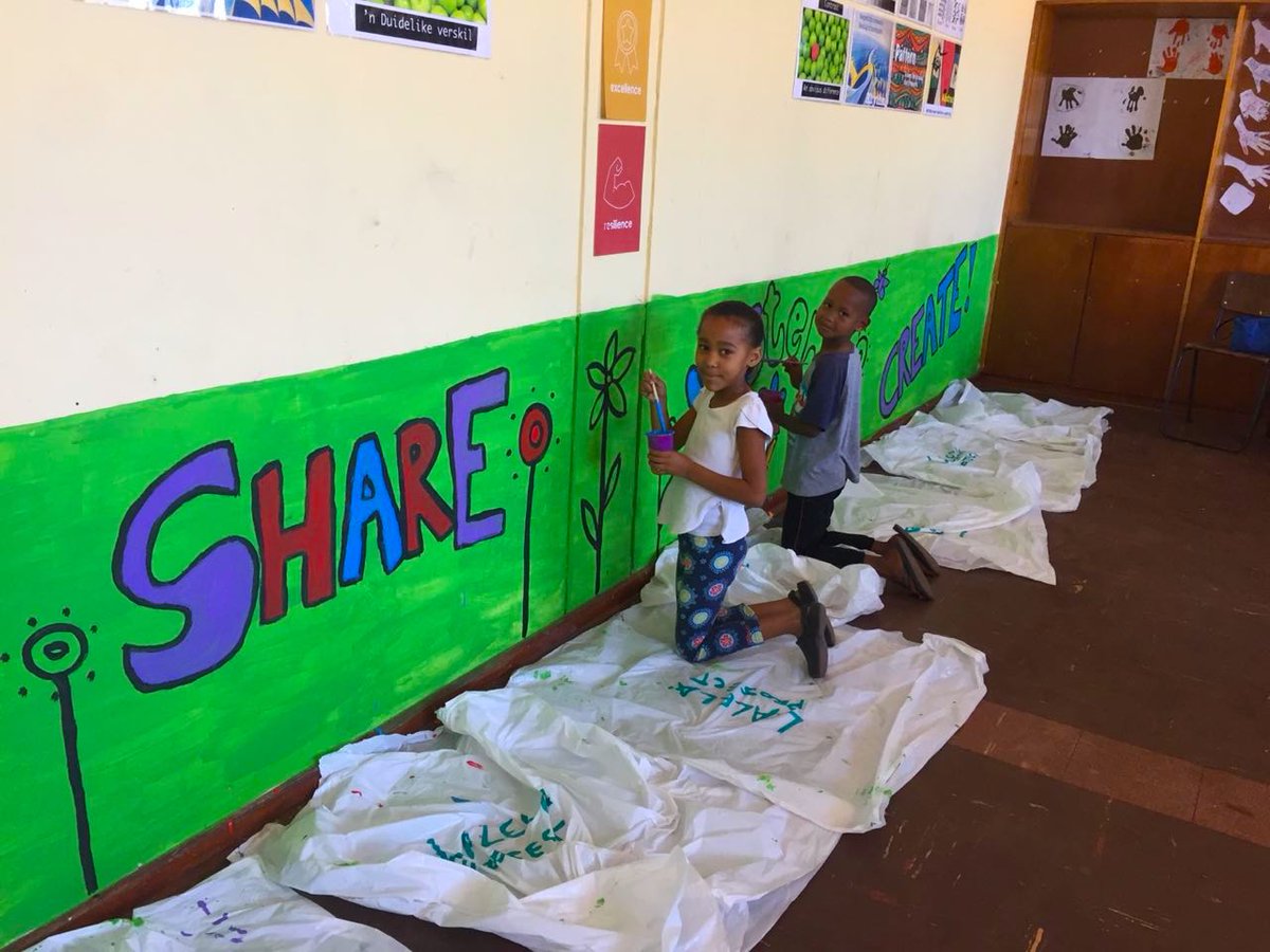 lalelaproject's tweet photo. Another fantastic mural completed last week in honor of #HumanRightsDay and #WorldWaterDay! This one is by our newest Lalela Class in Bonteheuwel. #LifeChangingArt #ArtsEd
Support a class like this one, join our #ClassCampaign at https://t.co/kR1iRPa8j6! https://t.co/ioccVnb13i