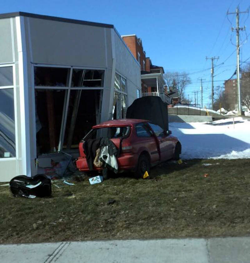 Tips sought in Water Street crash  bit.ly/2GysiPC @CCPSmedia @CCPSTRAFFIC https://t.co/vTLPe68Nc8