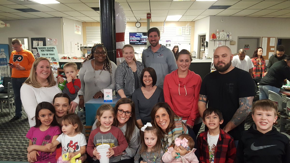 IU20SUPERVISOR's tweet photo. Had a great night with staff and families #buildingrelationships https://t.co/CLGdDLAPJG