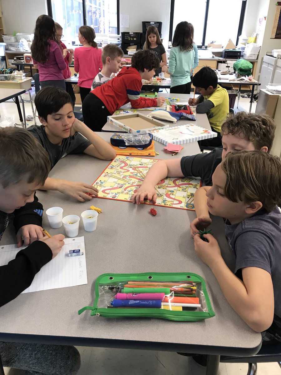 MaryannM's tweet image. Fun day with 4th grade (and some 5th and 6th)  hosting a Spring Break special Creativity Workshop day. Hack Jam (hacking board games), student-run gym class, fiction letter writing, and digital fabrication with #fabmakerstudio