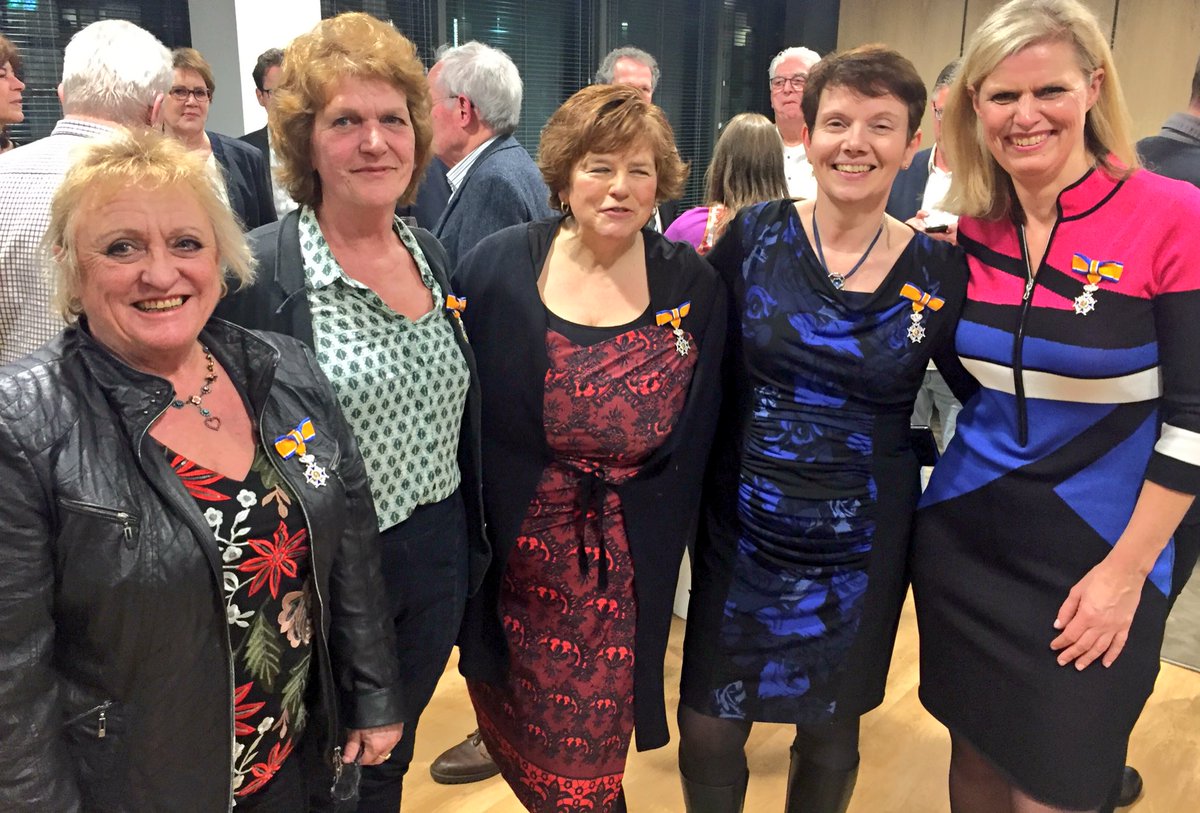 5 lintjes voor 5 kanjers in de politiek die afscheid nemen <a href="/raadvanalmere/">Raad van Almere</a>