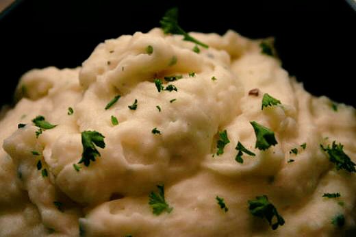 Truffle Mashed Potatoes! YUMMMM 
Recipe on our FB page
facebook.com/urbanolivetrad…
