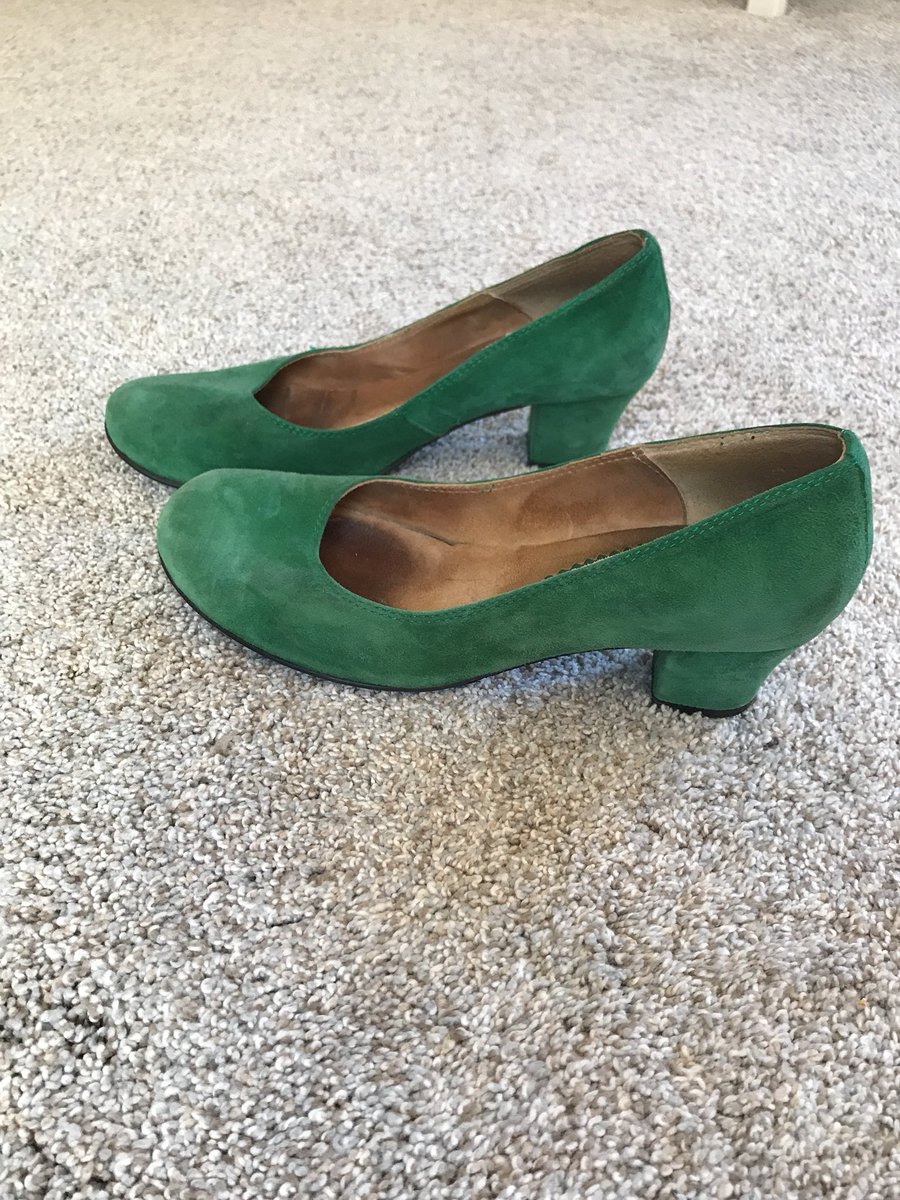mmclark10's tweet photo. Possibly one of the best trades I’ve ever made at a curling event. And coming in handy because all of my work shoes are downtown in my desk... #italianleather #2006 https://t.co/aiKTzMz1DC