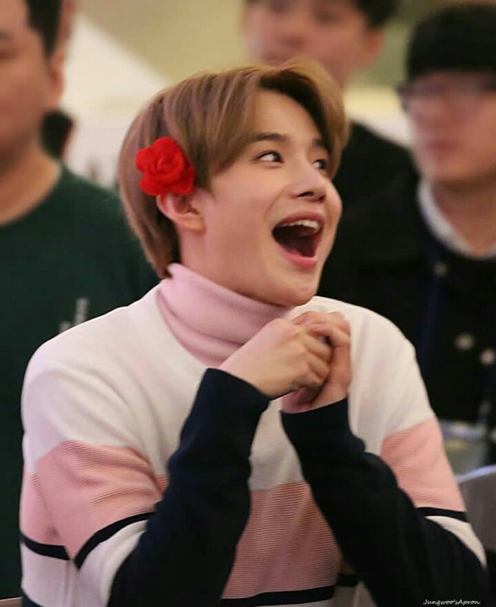 ChillCrabb's tweet photo. Maaan, JongWoo me recuerda tanto a la diviza de una manera tan arrecha, que hasta yo misma me sorprendo https://t.co/6YRqwMqoSW