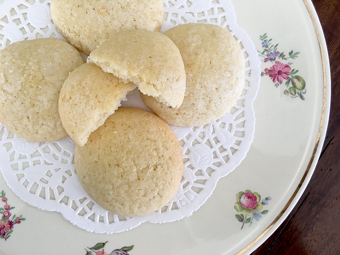 WCGiftBaskets's tweet image. If a #biscuit, a #shortbreadcookie, and #cake could have a baby, it would be these amazing #Southern #Easter #Tea Cakes:🐰🐣💐bit.ly/2IvDyu8