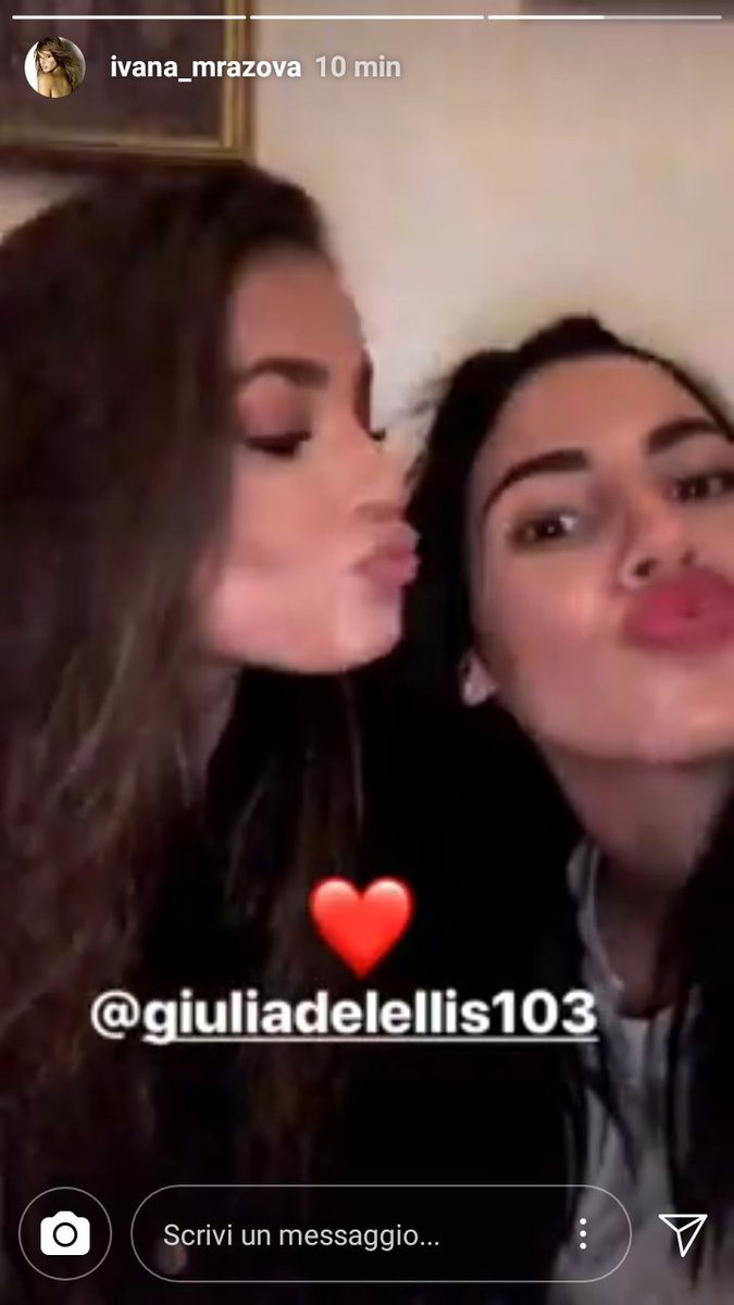 BiasiErika's tweet photo. Le mie #Ivanellis di nuovo insieme😍😍😍👋👋
MA CHE BELLEEEEEEEEE👭 #cicce #amicizia #Luvana ❤❤ https://t.co/ul1lHcJRAX
