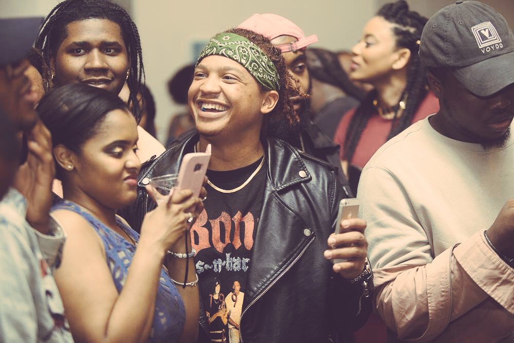itsKindraMone's tweet photo. Look at how happy @REDDiculouss looks at #SNL17 ๐ this could be your smile at #SNL18! Tickets at https://t.co/4SUMFgVb71 https://t.co/b9F03FyWp9