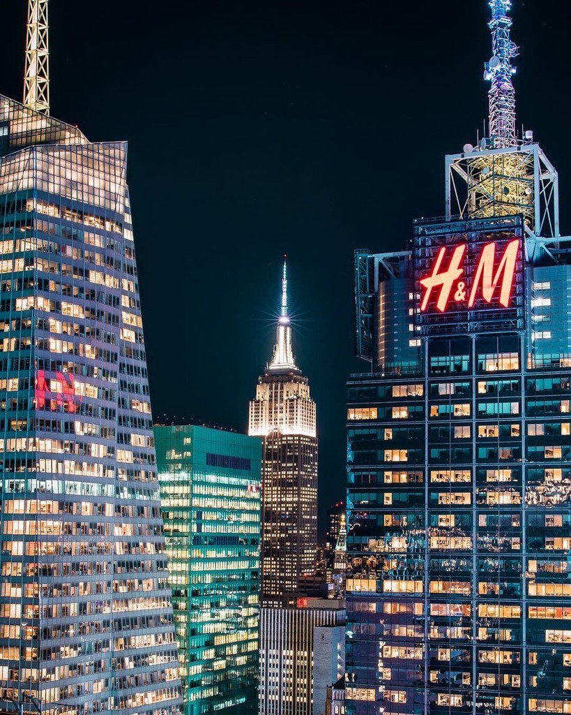 Midtown Manhattan by @nycafterdark #NewYorkCity #NYC