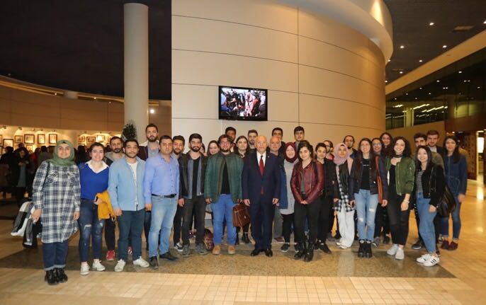 Yenimahalle Belediyesi ile gerçekleştirdiğimiz Tiyatro Günleri etkinliğimizin ilkini gerçekleştirdik.Katılan üyelerimize ve bizi misafir eden Belediye Başkanımız Sayın Fethi Yaşar'a şükranlarımızı sunuyoruz.
<a href="/YBUTurkey/">Ybuturkey</a> 
<a href="/fethiyasar/">Fethi Yaşar</a> 
<a href="/yenimahallebld/">Yenimahalle Belediyesi</a>