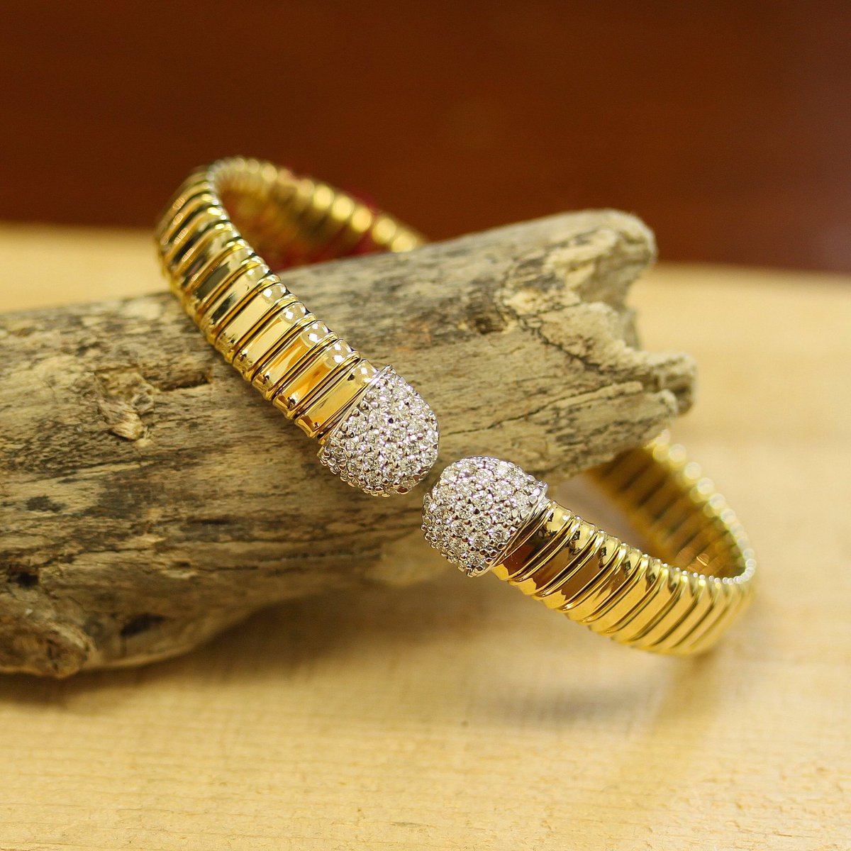 Open front yellow gold cuff bracelet with shimmering diamond caps⠀
⠀
bit.ly/2GVo16b⠀
⠀
#goldbracelet #bracelet #bracelets #diamondbracelet #diamondbracelets #diamonds #braceletlove #armcandy #wristcandy #wristgame #bangle #braceletsoftheday #cuffbracelet #jewelry ⠀