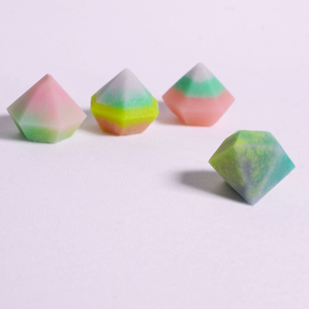 ProductsBySec's tweet photo. They say you should never judge a book by its cover, but our #HiddenGems are as beautiful as they are potent &amp; tasty!
100mg THC per Gem.
#Vancouver #edibles #cannabis #medibles https://t.co/LCaG3QrPGJ