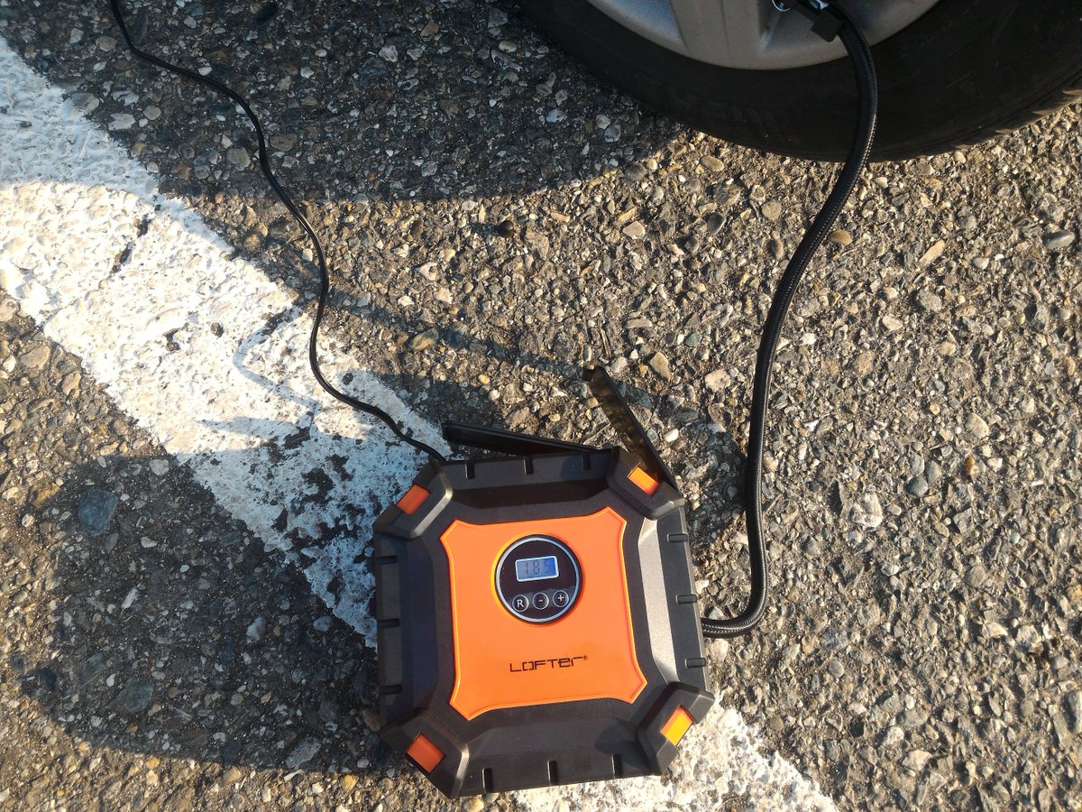 RoccoDragone's tweet photo. Compressore per auto portatile LOFTer https://t.co/3PMmKbo8at #compressore #compressoreauto #compressorelofter #amazon #pressionepneumatici #pneumatici #lifestyle #gonfiaggiopneumatici https://t.co/i5DI3MIGv3