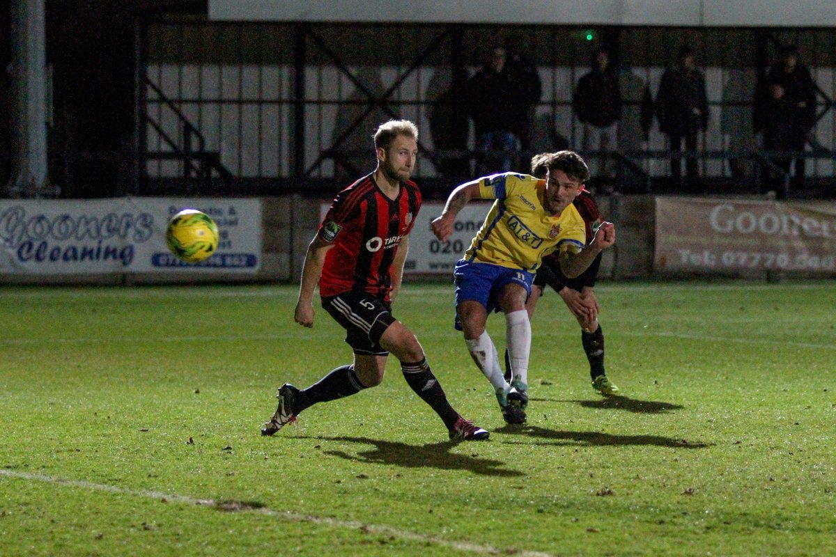 A fine curled finish from <a href="/MaxWorsfold11/">Max Worsfold</a> to win the game for @StainesTownFC