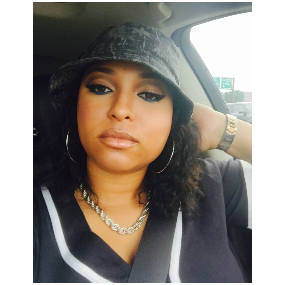 NickiRouge's tweet photo. Divas aren’t made, they’re born! 👑🌟
.
.
.
#NickiRouge #NickiRougebeauty #tuesday #diva #borntobegreat #beautyblogger #beauty #mood #theshaderoom #chicagobeauty #chicagomakeup #chicagomua #slay #explorepage #beyonce #beyoncetaughtme #buckethat #hair #chicagohair #makeupforever https://t.co/bUKIfnAo9u