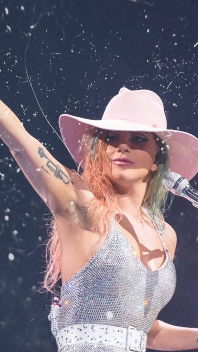 ladygagamedia's tweet photo. Happy Birthday Lady Gaga; At 9:53am on Friday 28th March 1986 in Lenox Hill Hospital, New York, NY a star was born.

#HappyBirthdayLadyGaga @ladygaga 🎉 https://t.co/DDj0GsUQNw