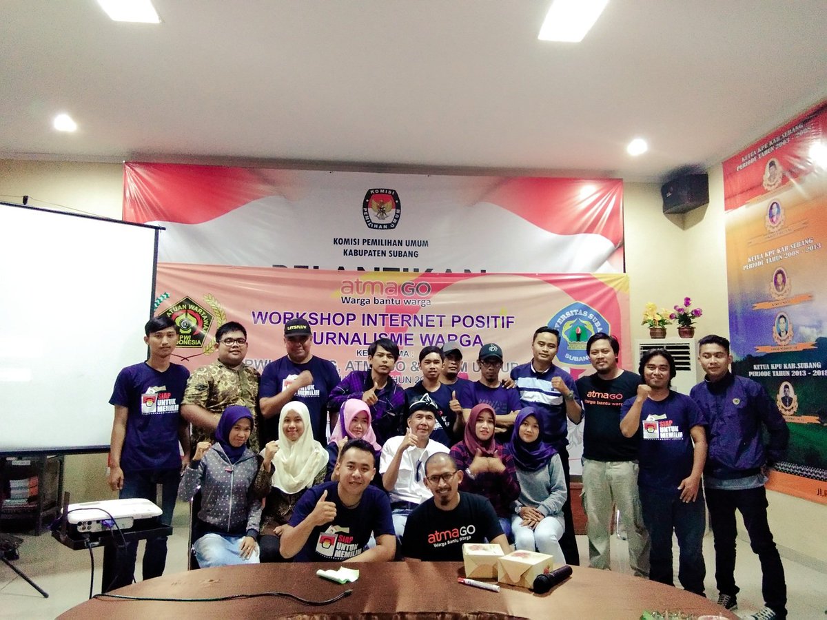 Agsos_subang's tweet photo. [27/03/2018] Workshop internet positif &amp; jurnalisme warga.
KPU Subang bersama PWI, ATMAGO dan FIKOM UNSUB.

#KPUDsubang
#pilkadabahagia 
#kpumelayani 
#NoHoax
#AntiGolput https://t.co/3vs73VColv