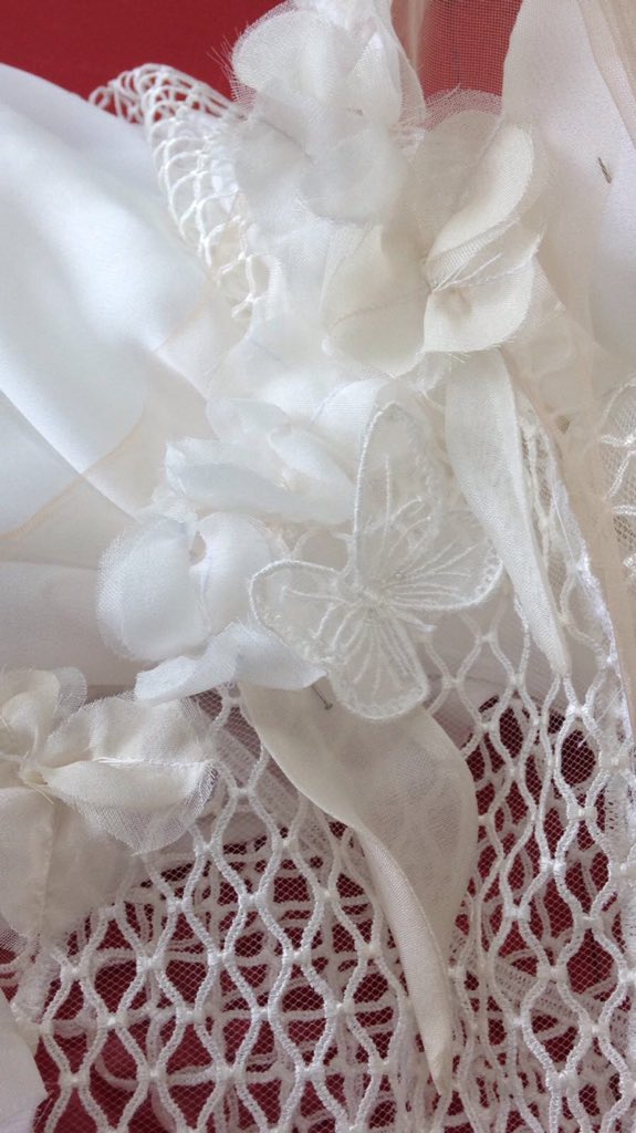 PengDesigns's tweet image. custom designed wedding dress by @lesleydefreitas Bespoke embroidery by @PengDesigns #embroideredbutterflies #embroidereddragonflies birds and hearts 💕