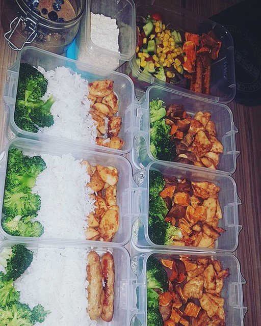 EmmaJudge14's tweet photo. Reposting @healthyfit_chloe:
Meal prep hack - make it easy for yourself! If you don't mind eating the same foods then make it in batches and box some up for a few days 👌  I know some people don't like eating the same things, if this is you then try to mix it up by swapping https://t.co/t3i5pzZK4B