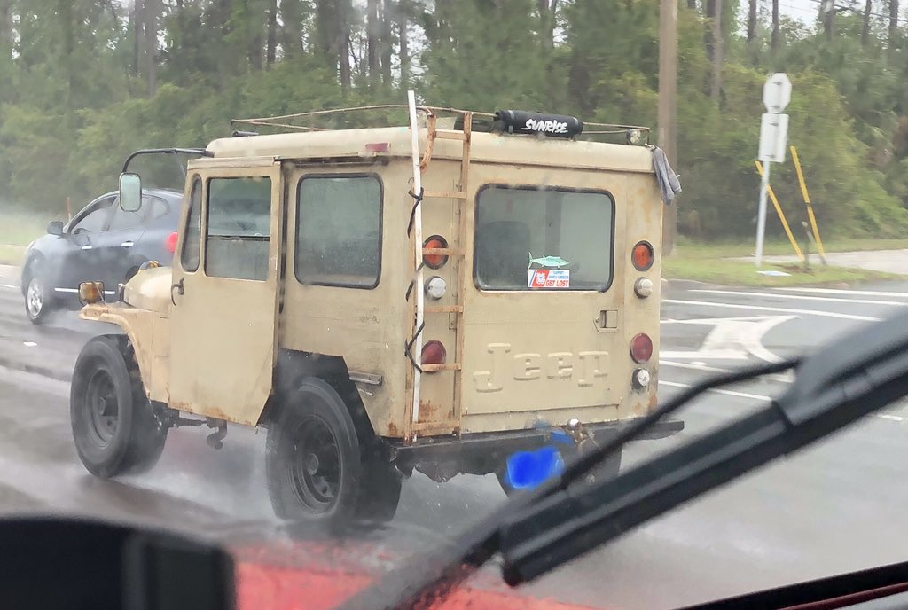 SteelReaperJK's tweet photo. Forgot to share this #JeepCreep from the other day. Wish it hadn’t been so rainy. This #Jeep was pretty sweet though! Had some pretty cool lights on the front too but couldn’t get that picture https://t.co/j0eFaSNaWE