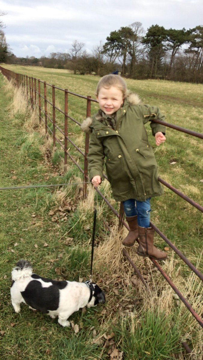 JemmaPownall's tweet photo. @CTKLiverpool1 some more ✅ off the list! Fences don’t move, trees can’t come inside and muddy puddles are squishy! #springscavengerhunt #homework https://t.co/UuRb9rmjb9