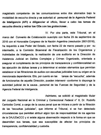 CyNsiempre's tweet photo. ↘ #URGENTE ↙
La Corte Suprema intimó a Gustavo Arribas a informar sobre la responsabilidad que recae sobre sus agentes por la filtración de escuchas que terminó en manos del empresario de medios Luis @majulluis  https://t.co/RsdWctoWTQ
#ZanniniEnM1 
#BrotesVerdes