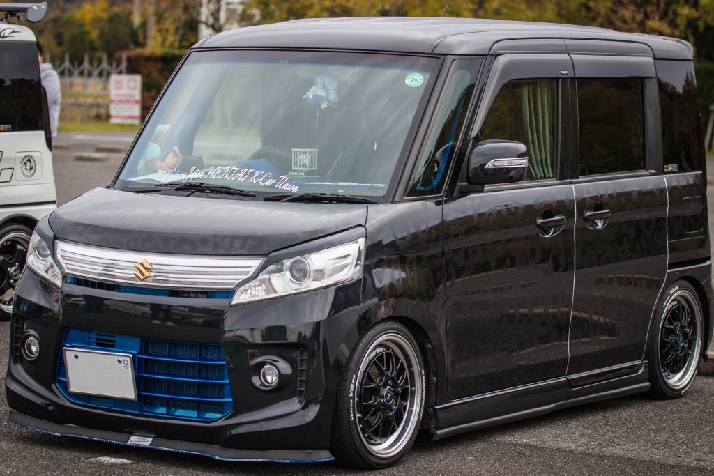 yumin61's tweet photo. いろいろ仕様変わったんで
固定変更(*´꒳`*)

#車好きと繋がりたい 
#車好きな人RT 
#1mmでもいいなと思ったらRT 
#コラボしてくれる人RT 
#愛車を晒すとRTされてフォロワーが増えるらしい 
#見たことある人RT
#彼女がこの車でも嫌じゃない人RT 
#かっこいいと思ったらRT 
#青好きRT
#Spacia custom https://t.co/AIVclGrAYP