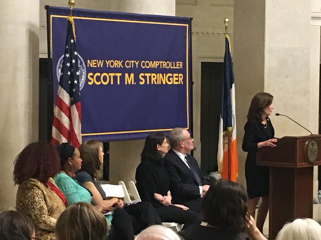 Mezikenyc's tweet photo. @NYCComptroller #ScottMStringer Celebrating #WomensHistoryMonth2018 acknowledging the accomplishments of the great women of NYC including the many who make up the majority of the office’s Senior Leadership team #InThisOfficeWomenLead! https://t.co/y7rDHQIKUO